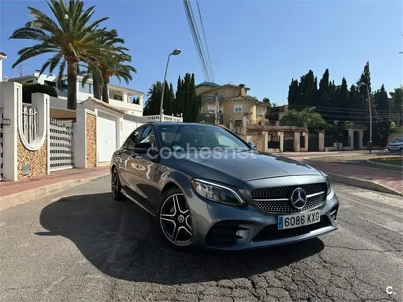 Usado Mercedes C220 170 CV (125 kW) 2019 Gris / plata Berlina