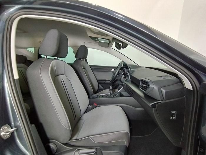 Usado Seat Leon Style 130 CV (95 kW) 2024 Gris Berlina