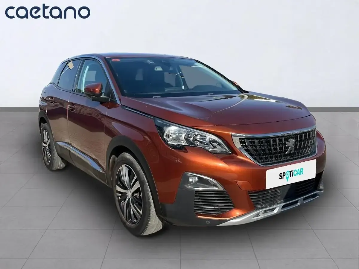 Usado Peugeot 3008 Active 130 CV (95 kW) 2019 Marrón SUV