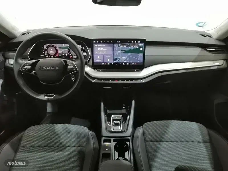 Usado Skoda Octavia Selection 150 CV (110 kW) 2025 Negro Berlina