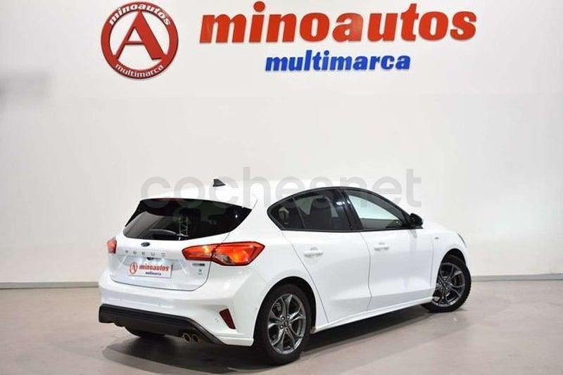 Usado Ford Focus ST-Line 126 CV (92 kW) 2021 Blanco Utilitario