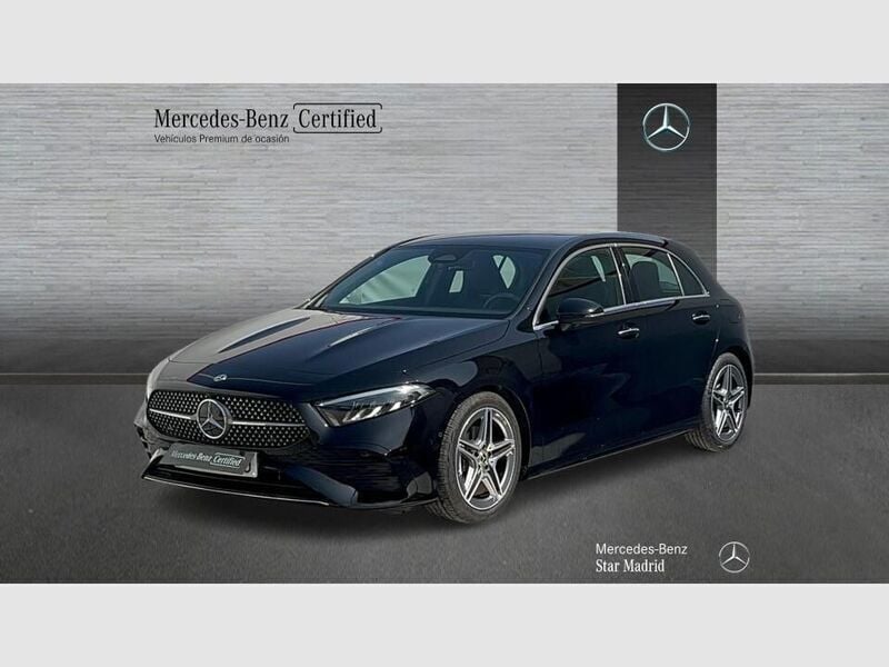 Negro Usado 2024 Mercedes A180 AMG line Berlina | 32.490 € (Precio justo) - Imagen 1/4
