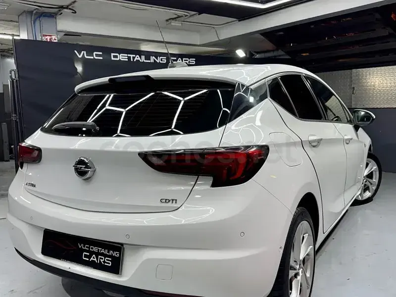 Usado Opel Astra Dynamic 110 CV (80 kW) 2016 Blanco Berlina