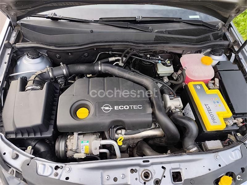 Gris / plata Usado 2006 Opel Astra Cosmo Berlina | 2700 € (Precio justo) - Imagen 1/4