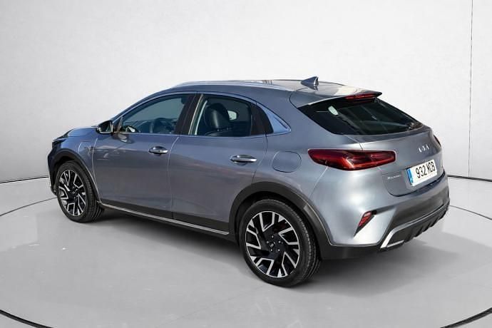 Usado Kia XCeed 141 CV (103 kW) 2022 Gris SUV