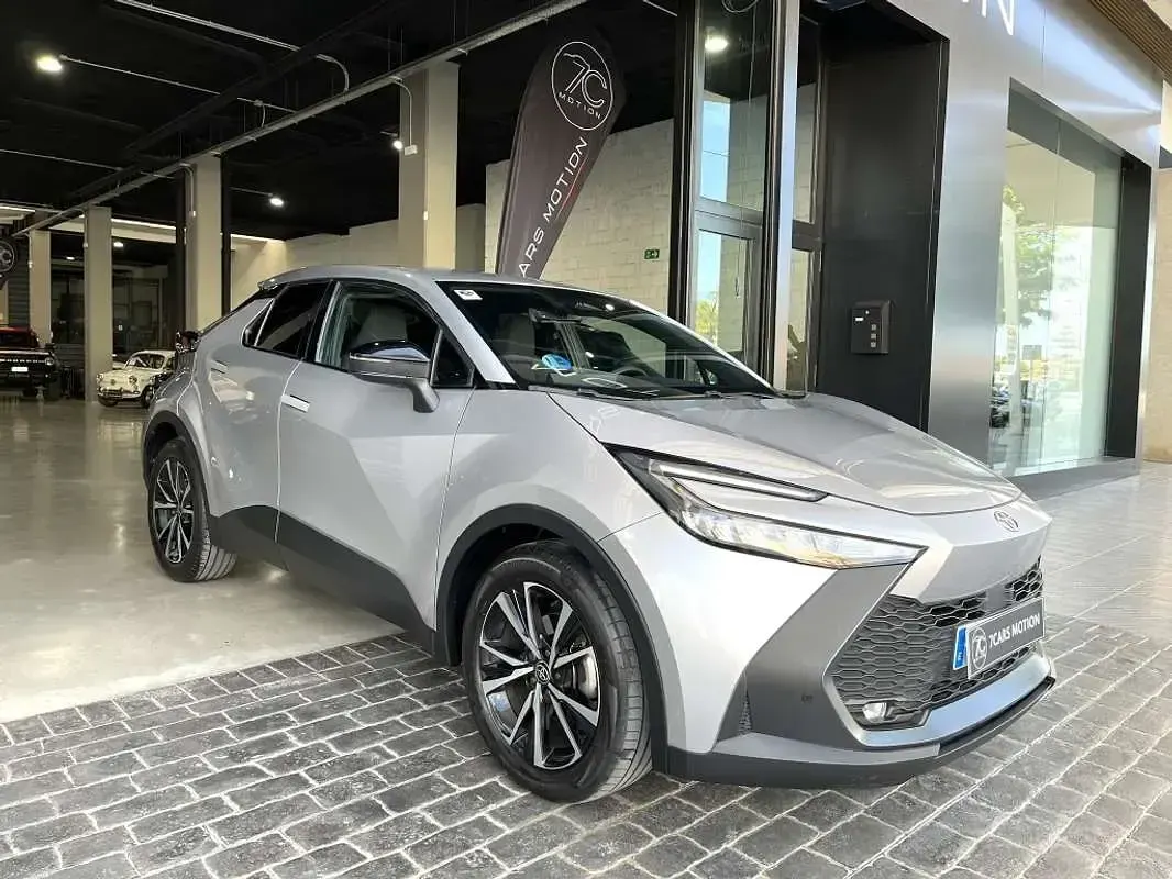 Usado Toyota C-HR Active 140 CV (102 kW) 2024 Gris SUV