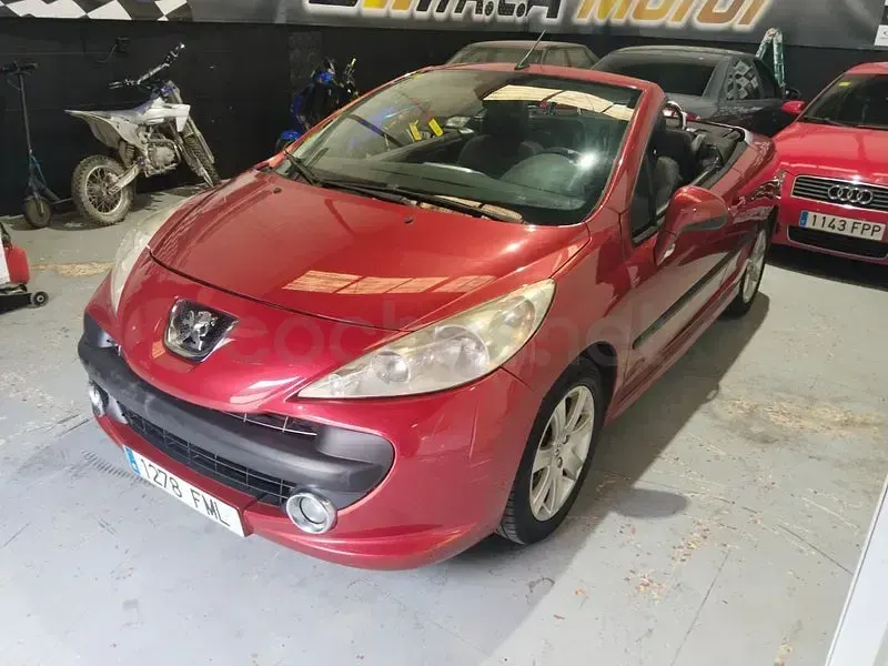 Usado Peugeot 207 CC Sport 150 CV (110 kW) 2007 Granate Descapotable