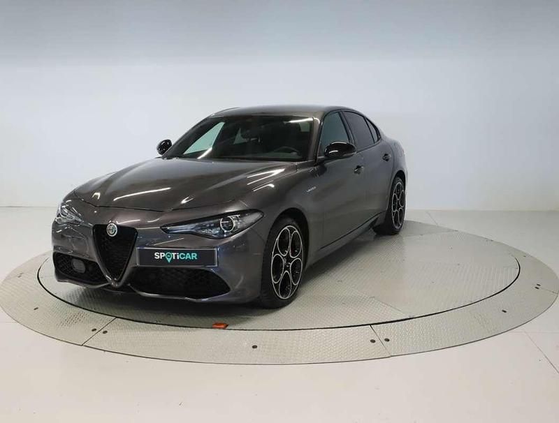 Usado Alfa Romeo Giulia Veloce 211 CV (155 kW) 2022 Gris Berlina