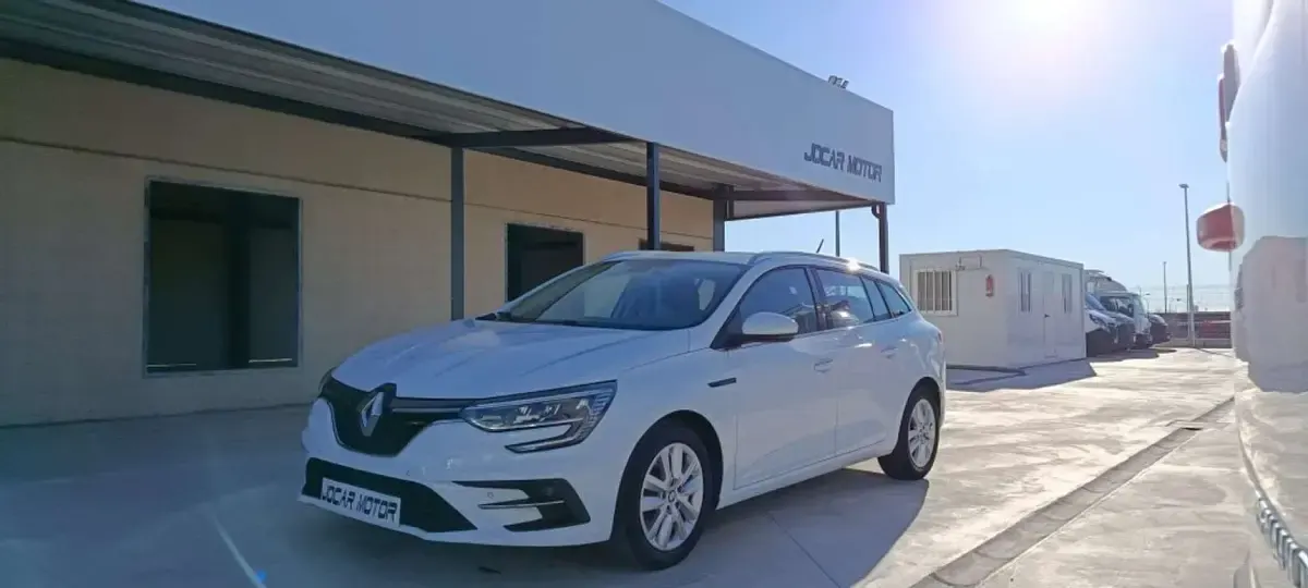 Usado Renault Mégane GrandTour Equilibre 116 CV (85 kW) 2022 Blanco Familiar