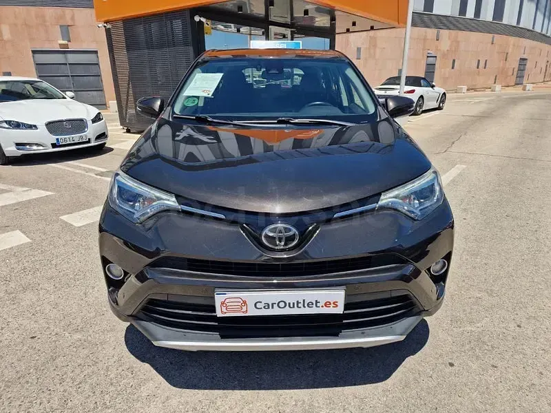 Usado Toyota RAV4 Advance 143 CV (105 kW) 2016 Negro SUV