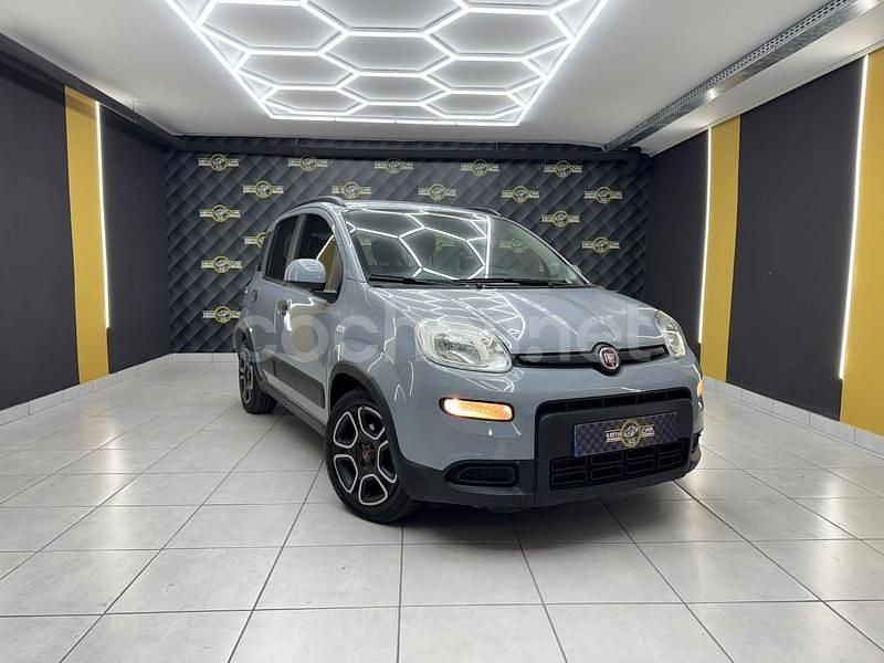 Usado Fiat Panda 70 CV (51 kW) 2022 Gris / plata Utilitario