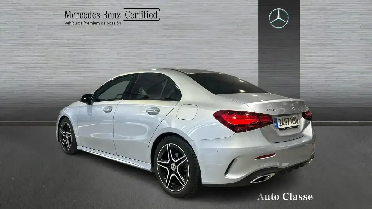 Usado Mercedes A180 136 CV (100 kW) 2025 Gris Berlina