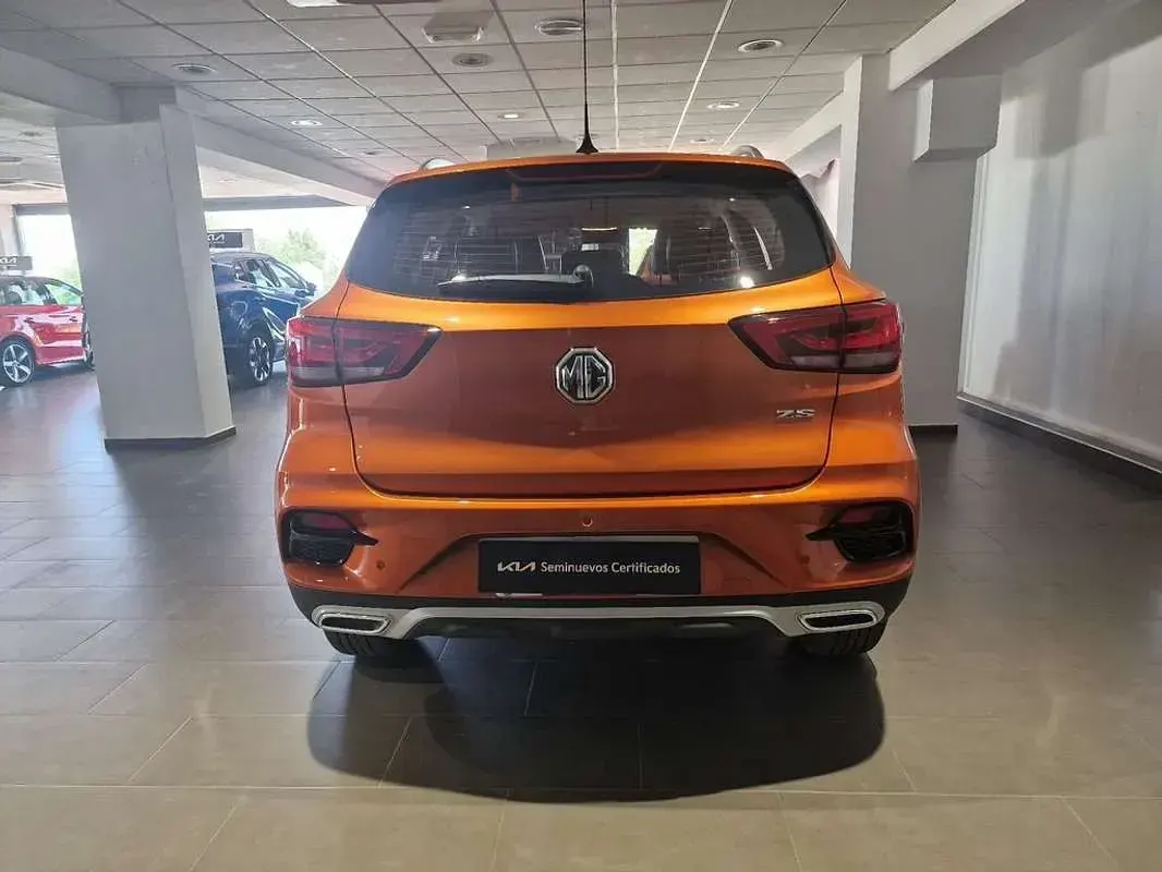 Usado MG ZS Comfort 106 CV (77 kW) 2024 Naranja SUV