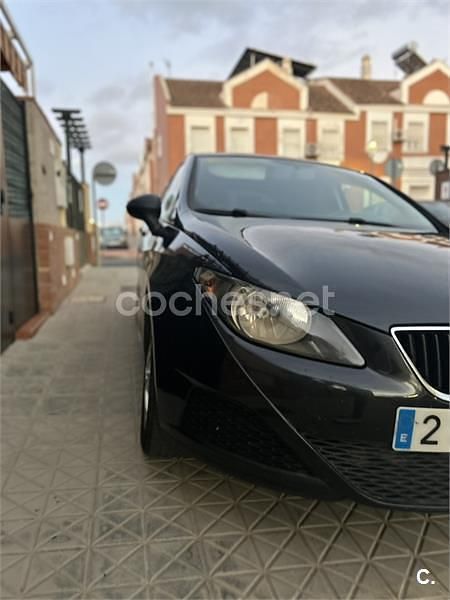 Negro Usado 2013 Seat Ibiza Reference Berlina | 6000 € (Buen precio) - Imagen 1/4