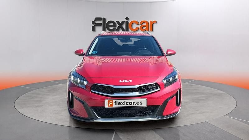 Usado Kia XCeed 101 CV (74 kW) 2024 Burdeos SUV