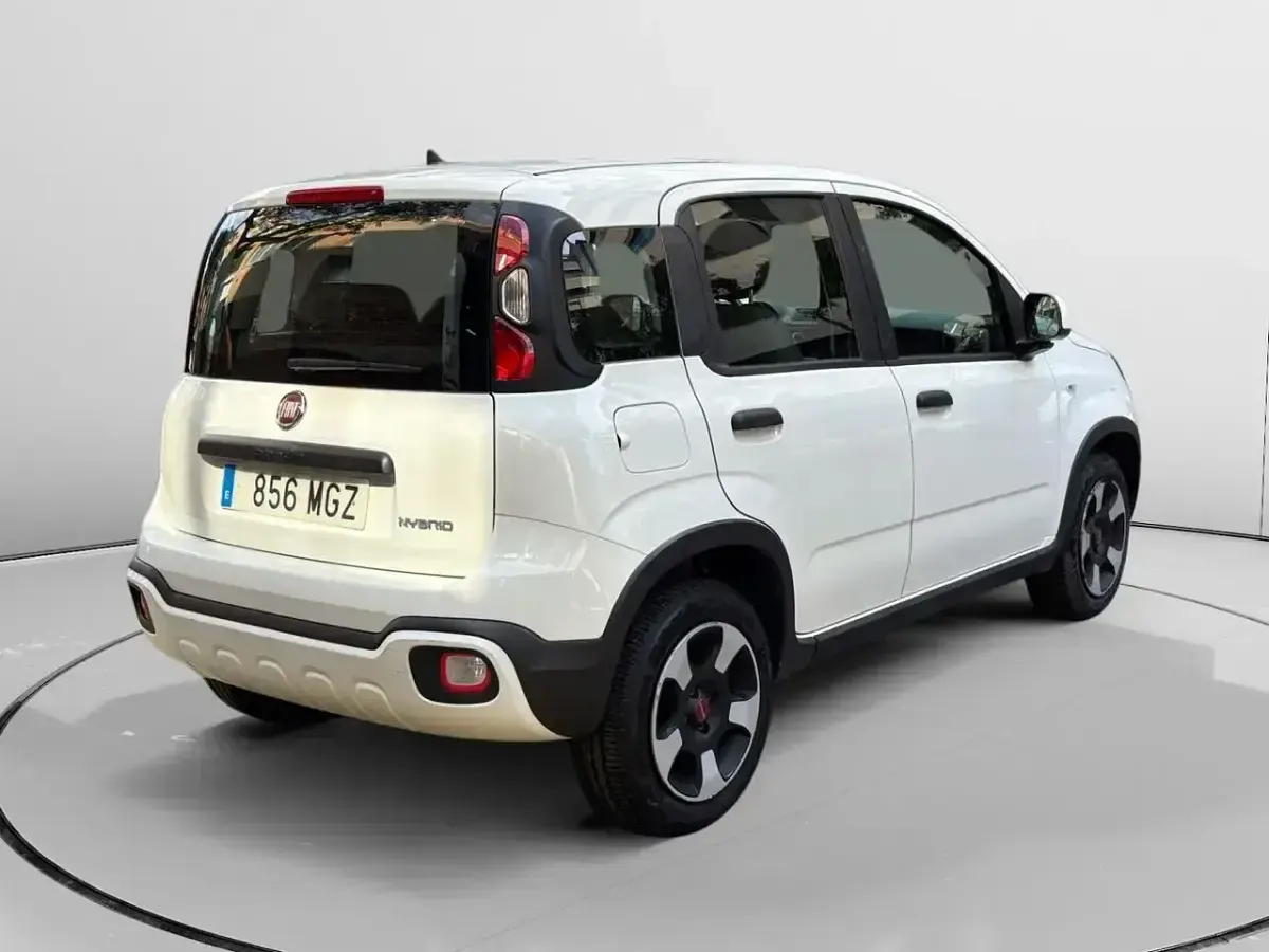 Usado Fiat Panda Cross Cross 70 CV (51 kW) 2023 Blanco Utilitario