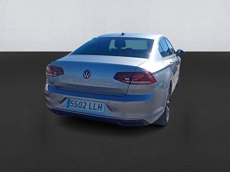 Usado VW Passat Executive 122 CV (89 kW) 2020 Gris Berlina