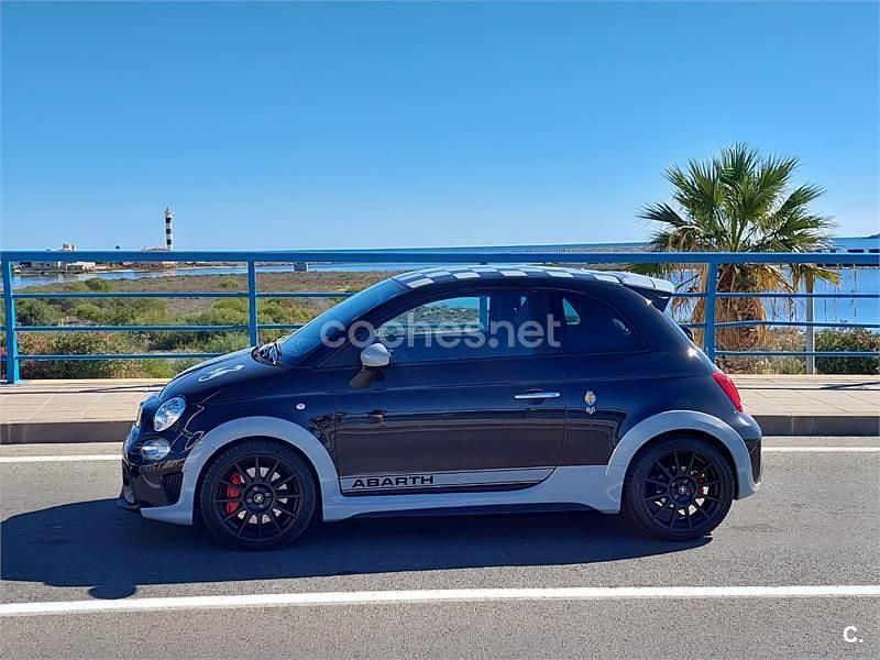 Negro Usado 2021 Abarth 695 Utilitario | 26.900 € (Un poco caro) - Imagen 1/4