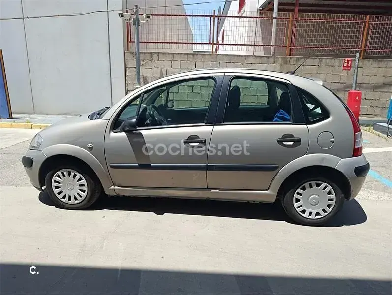 Usado Citroën C3 Furio 70 CV (51 kW) 2007 Beige Berlina