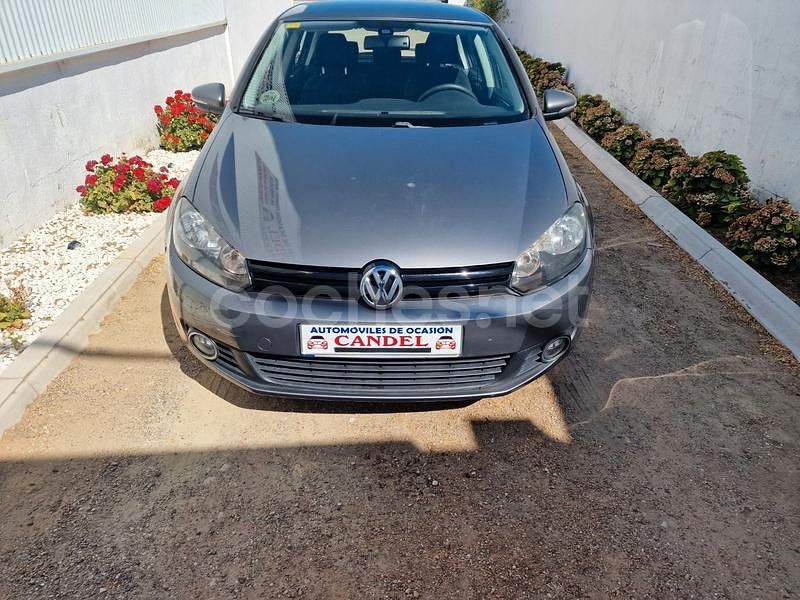 Gris / plata Usado 2010 VW Golf VI Advance Berlina | 8700 € (Un poco caro) - Imagen 1/4