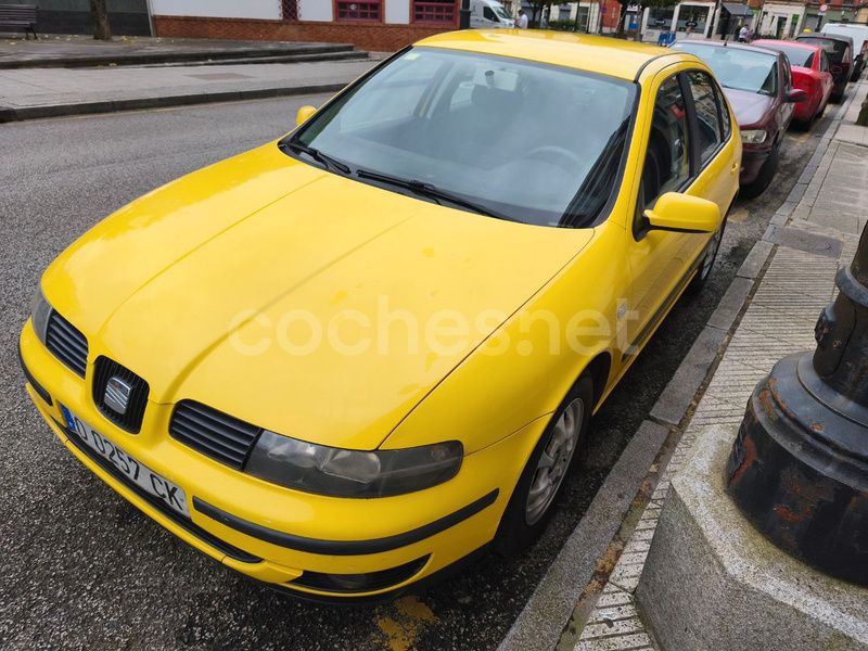 Amarillo Usado 2000 Seat Leon Berlina | 3000 € (Precio justo) - Imagen 1/4