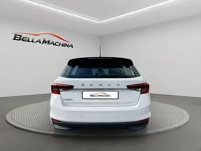 Usado Skoda Fabia Ambition 95 CV (69 kW) 2023 Blanco Utilitario