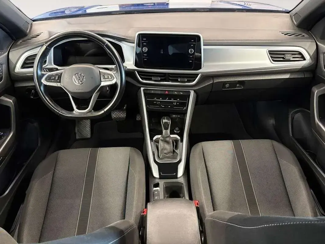 Usado VW T-Roc Cabriolet Style 150 CV (110 kW) 2024 Azul Descapotable