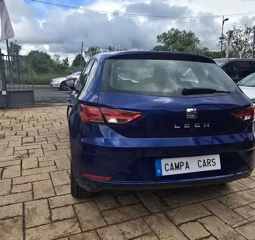Usado Seat Leon Style 116 CV (85 kW) 2017 Azul Utilitario
