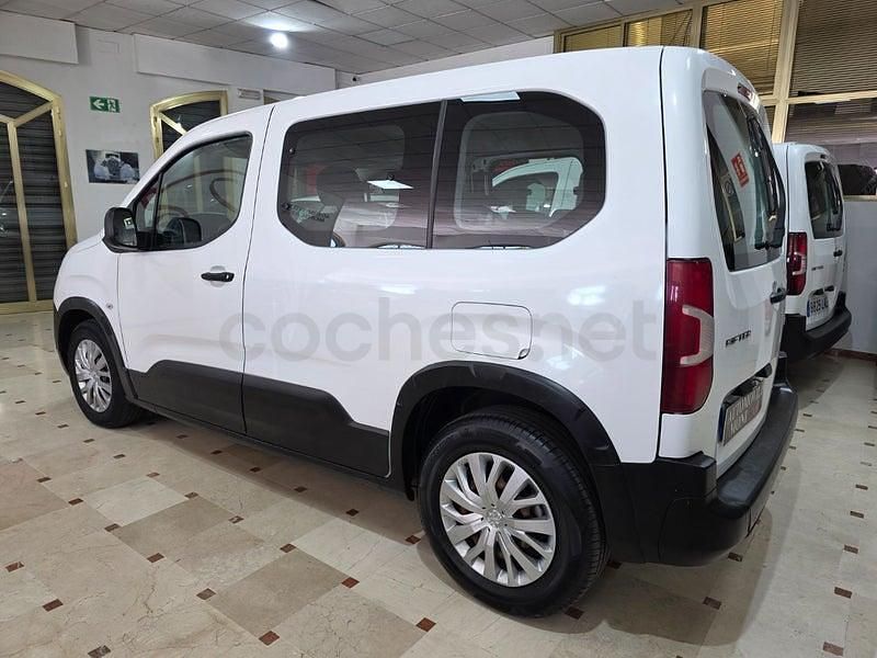 Usado Peugeot Rifter Active 102 CV (75 kW) 2021 Blanco Monovolumen