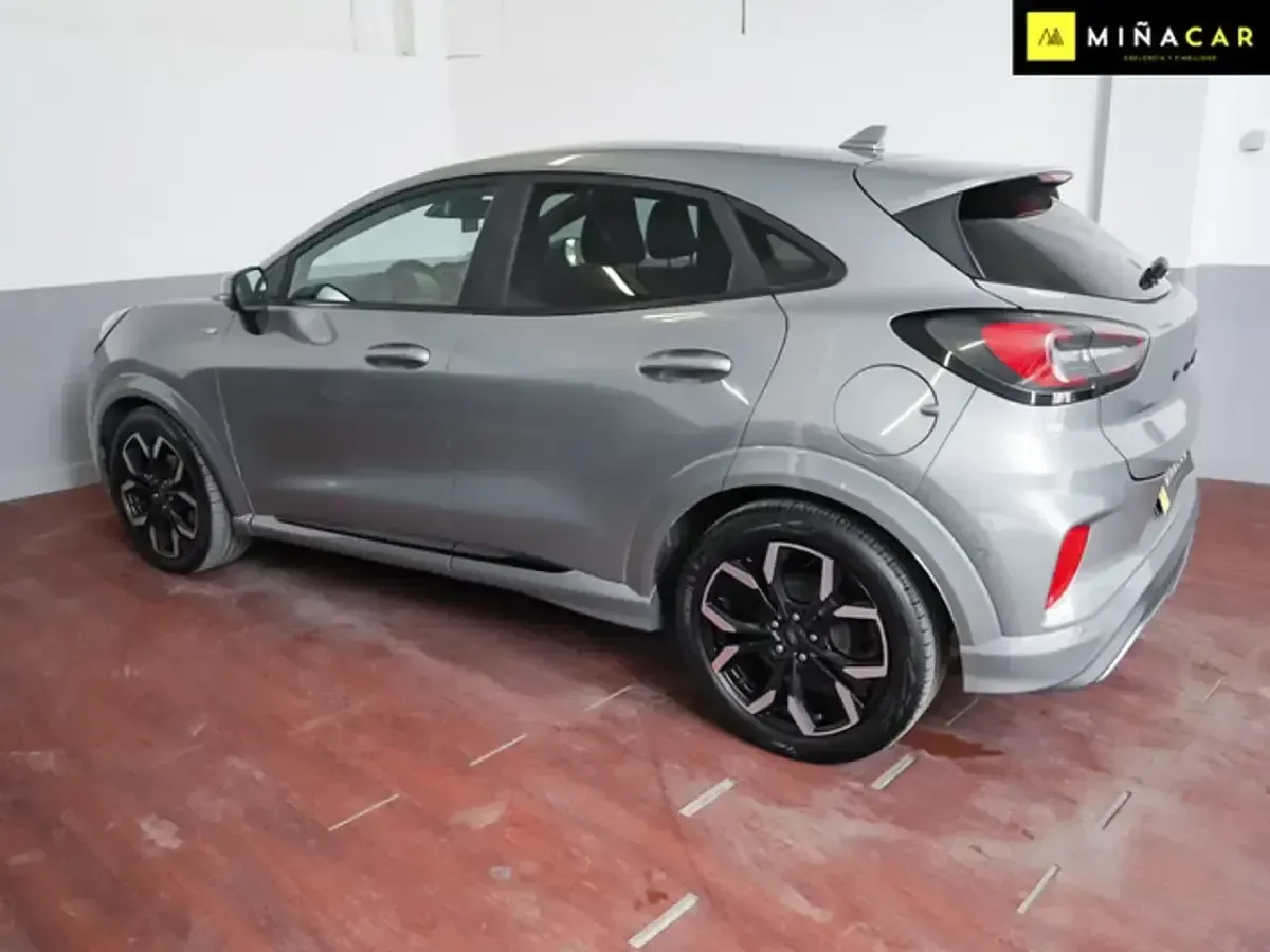 Usado Ford Puma ST-Line 125 CV (91 kW) 2023 Gris / plata SUV