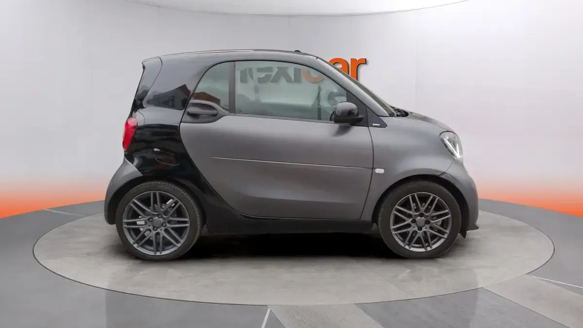 Usado Smart ForTwo Cabrio 90 CV (66 kW) 2019 Gris Descapotable