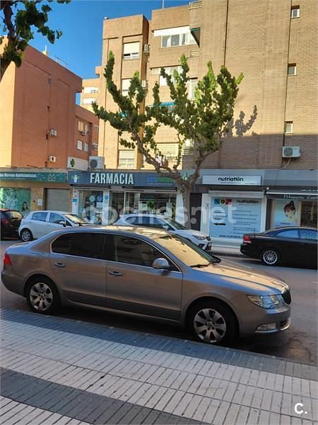 Usado Skoda Superb Comfort 140 CV (102 kW) 2010 Beige Berlina