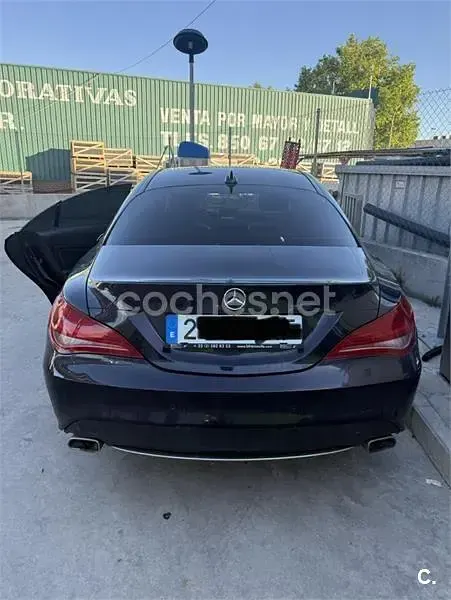 Usado Mercedes CLA200 136 CV (100 kW) 2015 Violeta / lila Berlina