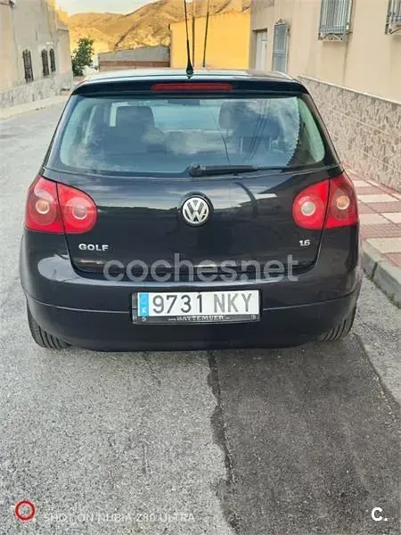Usado VW Golf IV Trendline 102 CV (75 kW) 2006 Negro Berlina