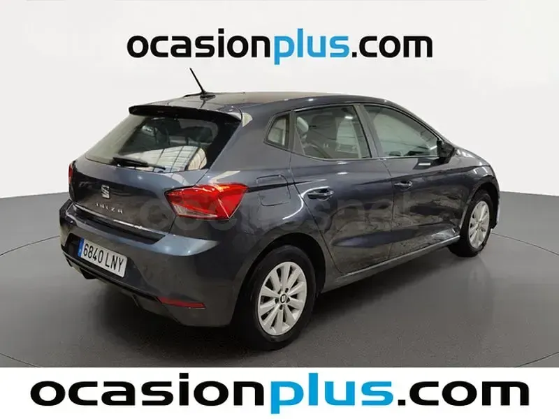 Usado Seat Ibiza Style 110 CV (80 kW) 2021 Gris / plata Utilitario