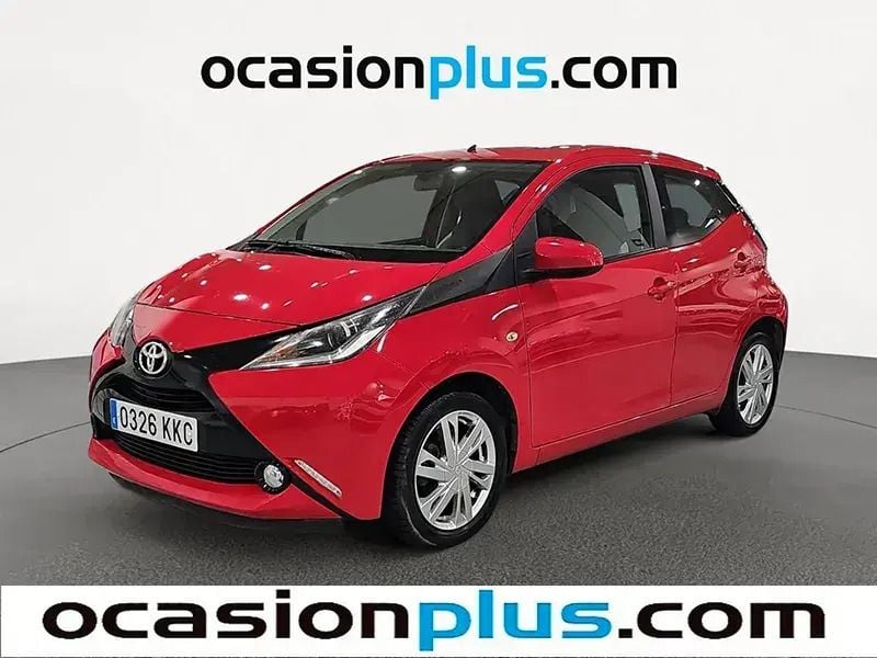Rojo Usado 2018 Toyota Aygo X-play Utilitario | 11.137 € (Precio justo) - Imagen 1/4