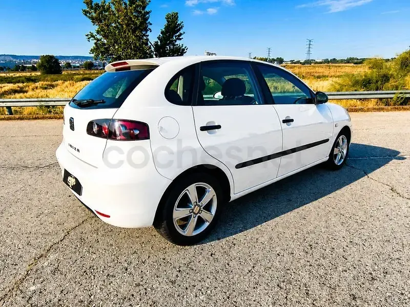 Usado Seat Ibiza Ecomotive 80 CV (58 kW) 2008 Blanco Berlina
