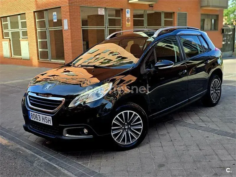 Usado Peugeot 2008 Active 82 CV (60 kW) 2013 Negro SUV