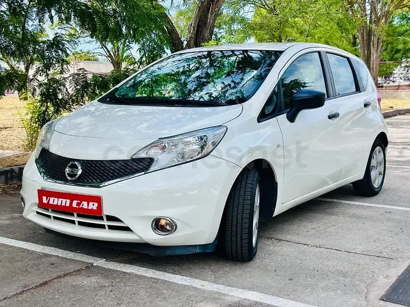 Usado Nissan Note Acenta 80 CV (58 kW) 2015 Blanco Utilitario