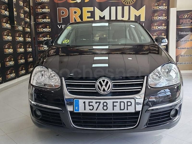 Usado VW Jetta Advance 140 CV (102 kW) 2006 Negro Berlina