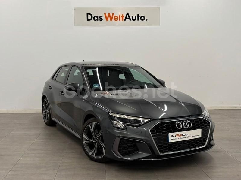 Gris / plata Usado 2022 Audi A3 Sportback e-tron S-Line Berlina | 28.450 € (Precio justo) - Imagen 1/4