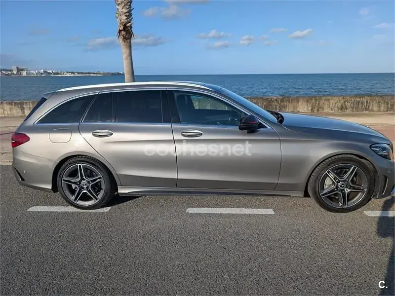 Usado Mercedes C220 170 CV (125 kW) 2018 Gris / plata Familiar