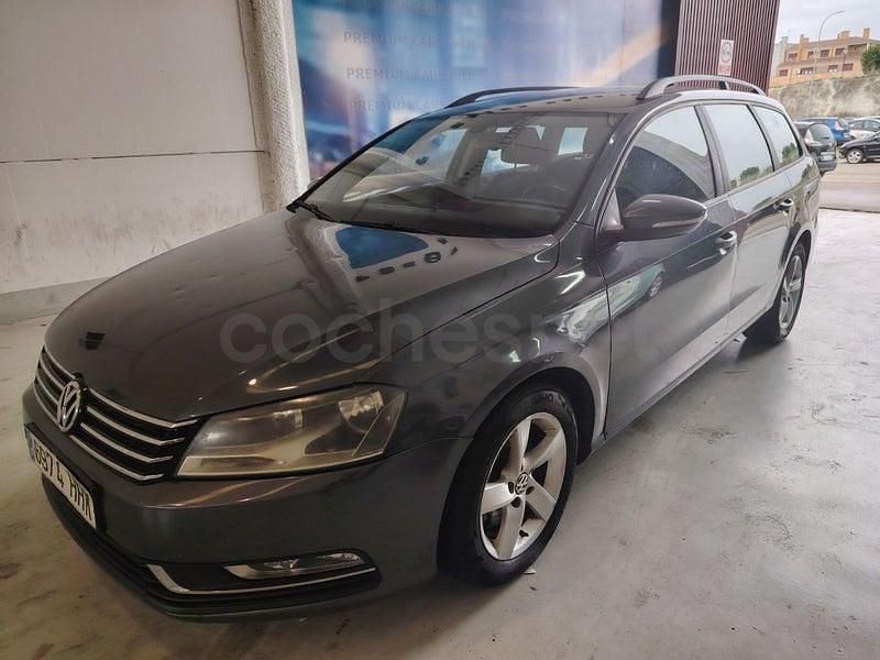 Usado VW Passat Edition 105 CV (77 kW) 2011 Gris / plata Familiar
