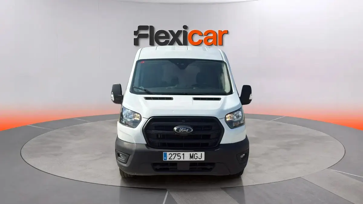 Usado Ford Transit 131 CV (96 kW) 2023 Blanco Berlina