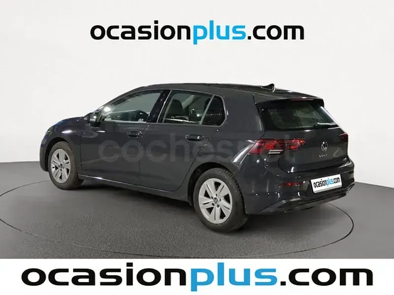 Usado VW Golf VIII Life 110 CV (80 kW) 2023 Gris / plata Berlina