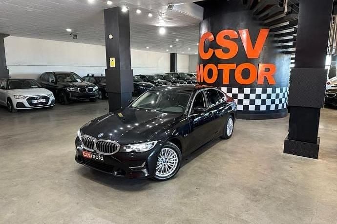 Usado 2022 BMW 330 Luxury Line Berlina | 27.850 € - Imagen 1/4