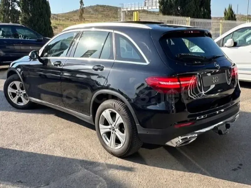Usado Mercedes GLC220 170 CV (125 kW) 2018 Negro SUV