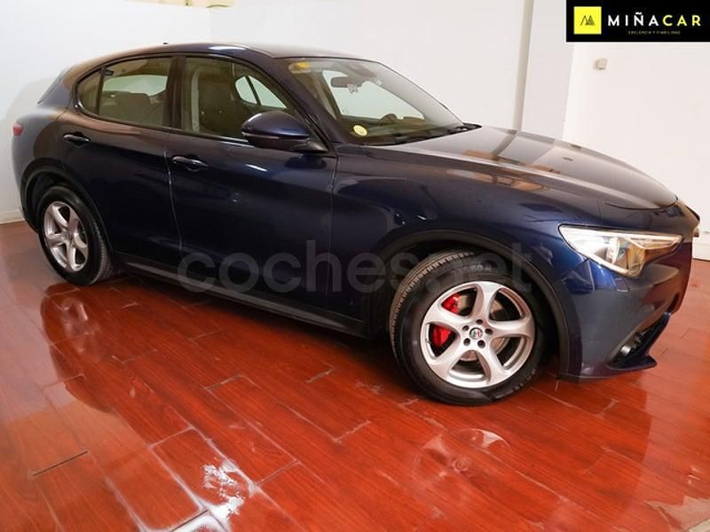 Usado Alfa Romeo Stelvio Super 150 CV (110 kW) 2018 Azul SUV