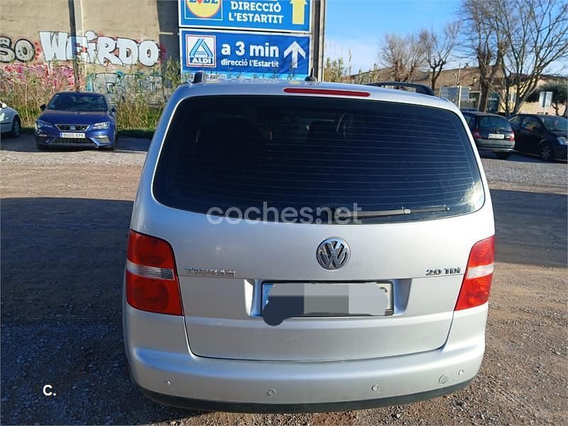 Usado VW Touran Advance 140 CV (102 kW) 2006 Gris / plata Monovolumen