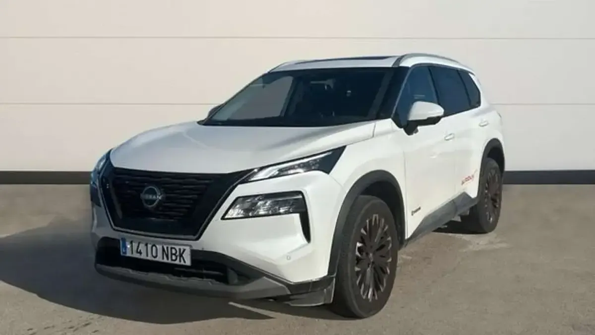 Käytetty Nissan X-Trail N-Connecta 204 HP (150 kW) 2025 Valkoinen Katumaasturi